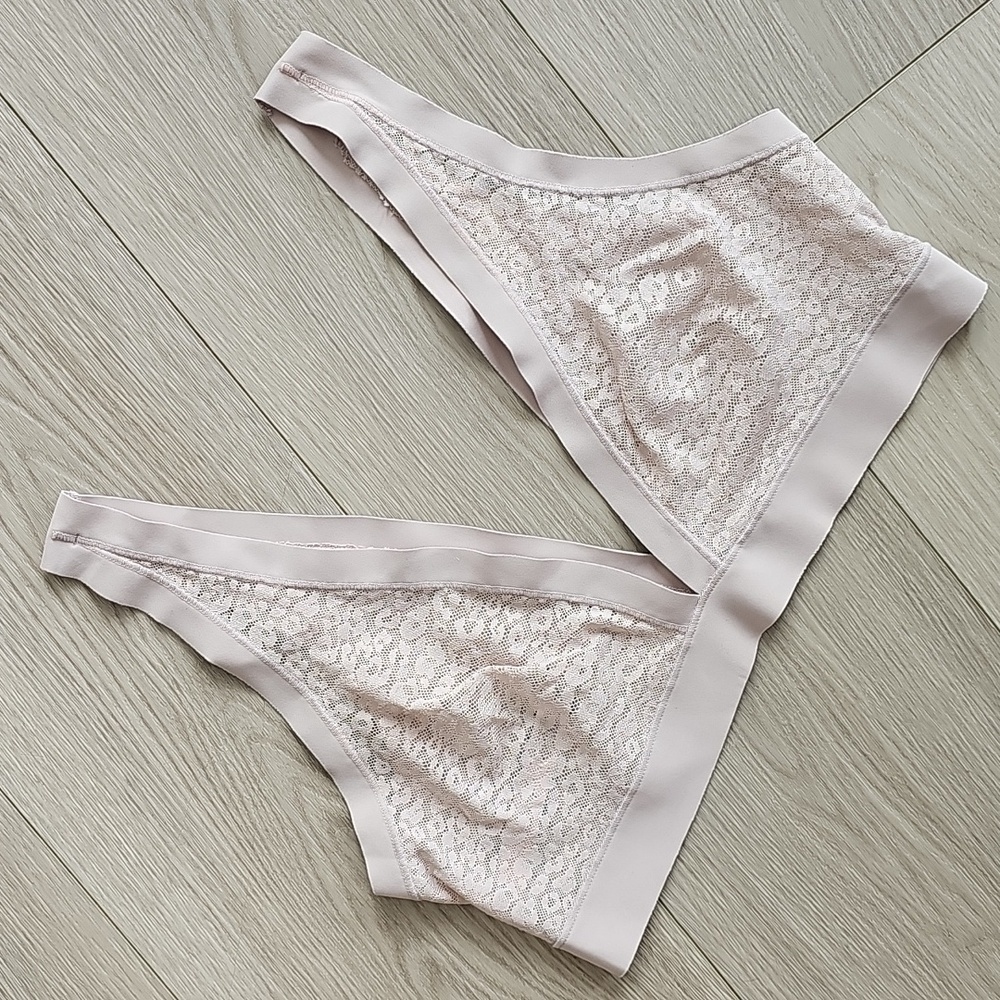 Victorias Secret Sheer‎ Muted Pink Lace Deep V-neck Unlined Bralette, Med